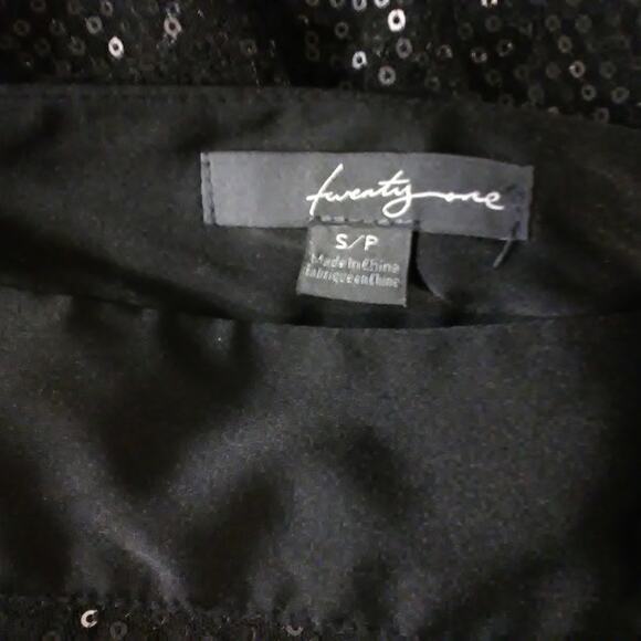 Twenty One Black Layer Tier Sequins skirt size S/P - Picture 7 of 7